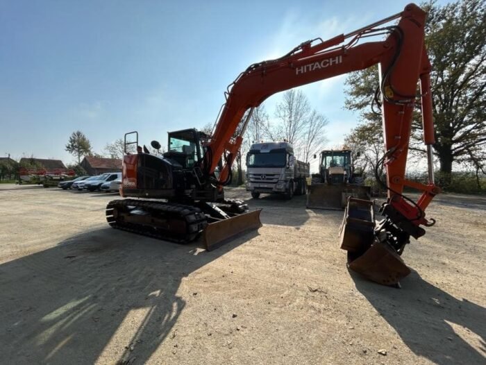 Mini-escavadora Hitachi ZX85USB-6 – 2020 – 8T – Garantia 12 meses - Image 4
