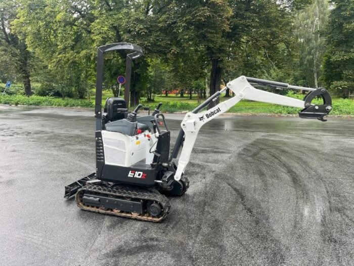 Miniescavadora Bobcat E10z – 2020 – 1,2T – Excelente estado com 12 meses de garantia - Image 6