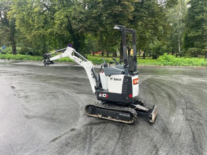 Miniescavadora Bobcat E10z – 2020 – 1,2T – Excelente estado com 12 meses de garantia - Image 11