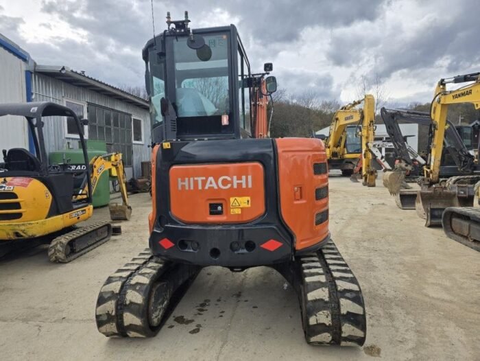 Miniescavadora Hitachi ZX48U-6 – 2021 – 4,8T – Excelente estado com garantia de 12 meses - Image 3