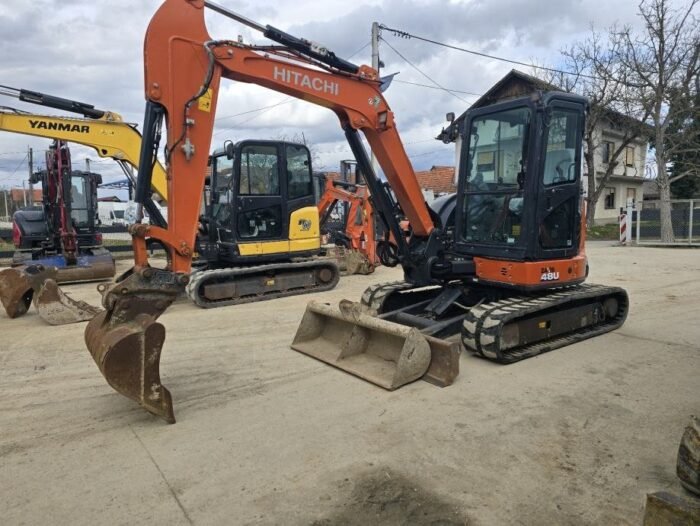 Miniescavadora Hitachi ZX48U-6 – 2021 – 4,8T – Excelente estado com garantia de 12 meses - Image 8