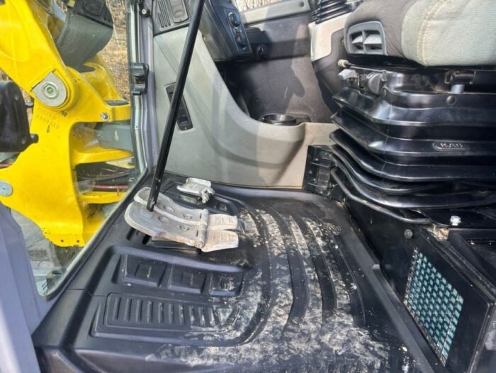 Mini-escavadora Wacker Neuson ET90 – 2019 – 9T – Excelente estado – Garantia 12 meses - Image 2