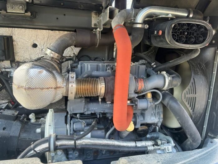 Mini-escavadora Wacker Neuson ET90 – 2019 – 9T – Excelente estado – Garantia 12 meses - Image 5