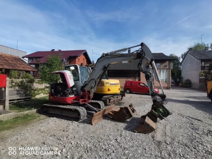 Mini-escavadora Takeuchi TB260 – 2015 – 6T – Garantia 12 meses - Image 7
