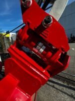 Mini-escavadora Takeuchi TB216 – 2023 – 1,8T – Quase nova – Garantia de 12 meses - Image 5