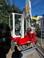 Mini-escavadora Takeuchi TB216 – 2023 – 1,8T – Quase nova – Garantia de 12 meses