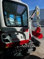 Mini-escavadora Takeuchi TB216 – 2023 – 1,8T – Quase nova – Garantia de 12 meses - Image 8