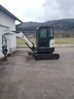 Miniescavadora Bobcat E25 – 2014 – 2,5T – Excelente estado com 12 meses de garantia - Image 2