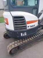 Miniescavadora Bobcat E25 – 2014 – 2,5T – Excelente estado com 12 meses de garantia - Image 11