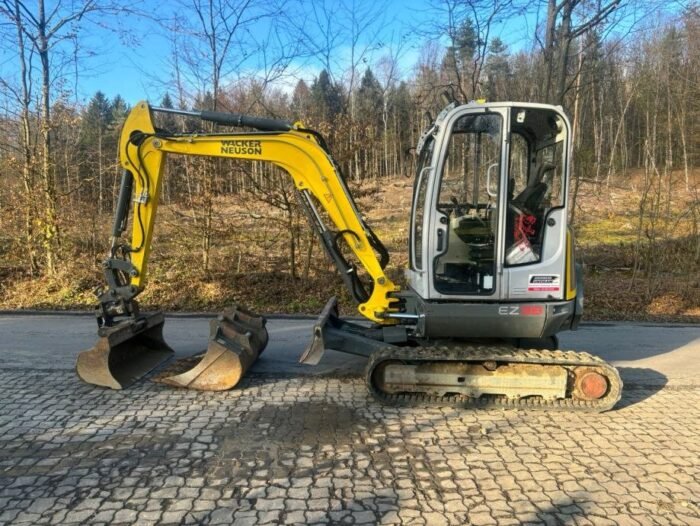 Mini-escavadora Wacker Neuson EZ38 – 2016 – 4T – Garantia 12 meses - Image 3