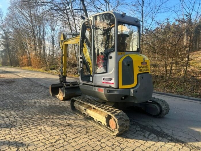 Mini-escavadora Wacker Neuson EZ38 – 2016 – 4T – Garantia 12 meses - Image 6
