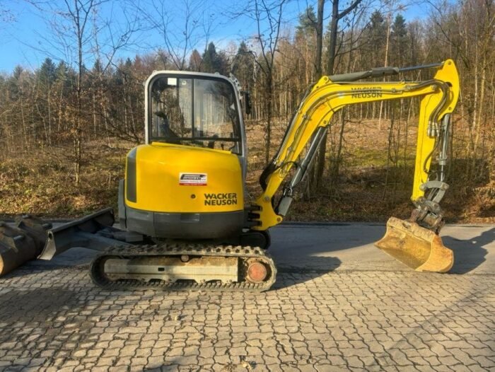 Mini-escavadora Wacker Neuson EZ38 – 2016 – 4T – Garantia 12 meses - Image 7