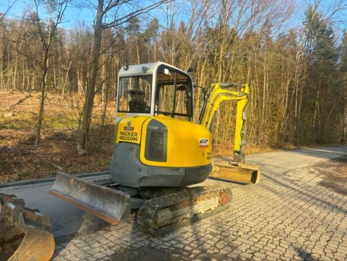 Mini-escavadora Wacker Neuson EZ38 – 2016 – 4T – Garantia 12 meses - Image 10