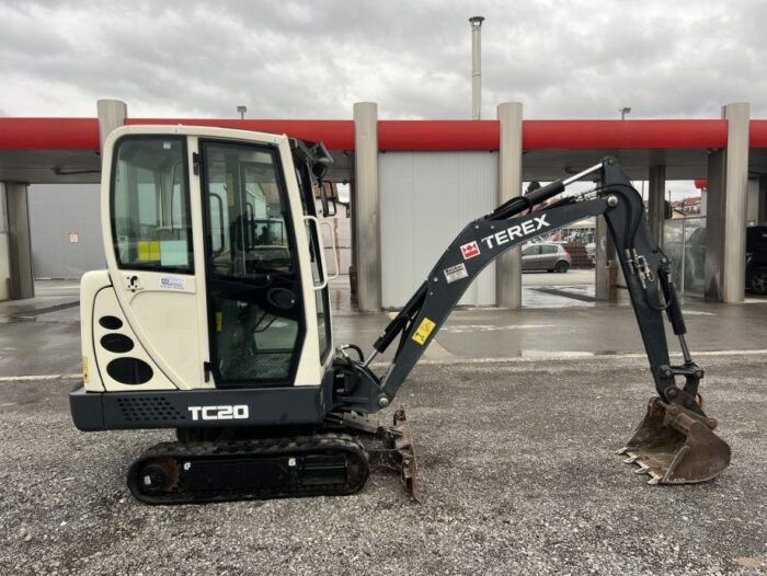 Mini-escavadora Terex TC20 – 2013 – 2T – Excelente estado – Garantia 12 meses - Image 12