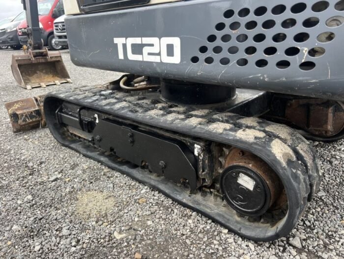 Mini-escavadora Terex TC20 – 2013 – 2T – Excelente estado – Garantia 12 meses - Image 13