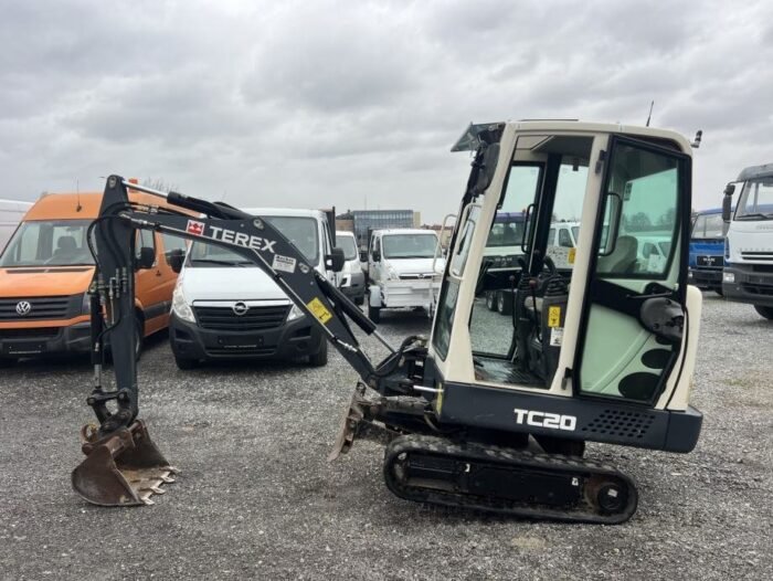 Mini-escavadora Terex TC20 – 2013 – 2T – Excelente estado – Garantia 12 meses - Image 10