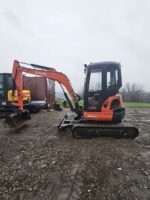 Mini-escavadora Kubota U35-3 – 2015 – 3,5 T – Excelente estado – Garantia 12 meses - Image 2