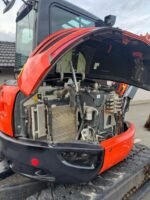 Mini-escavadora Kubota U48-4 – 2017 – 4,7 T – Estado impecável – Garantia 12 meses - Image 3