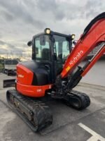 Mini-escavadora Kubota U48-4 – 2017 – 4,7 T – Estado impecável – Garantia 12 meses - Image 5